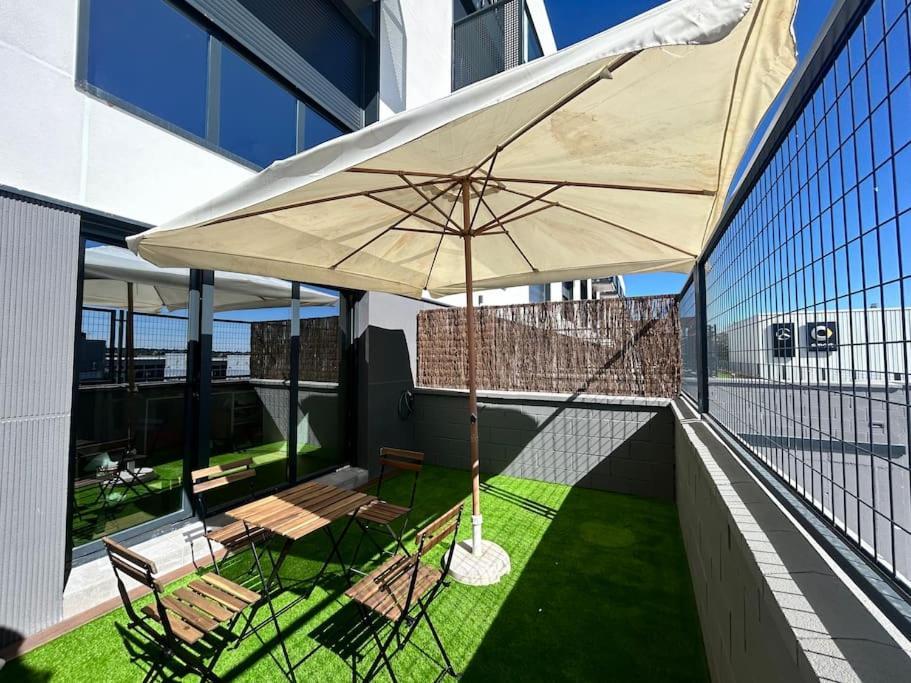 Loft 007 Con Jardin, Piscina, Garaje Y Netflix * San Sebastian de los Reyes