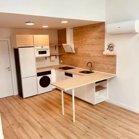 Loft 007 Con Jardin, Piscina, Garaje Y Netflix Appartement San Sebastián de los Reyes Buitenkant foto