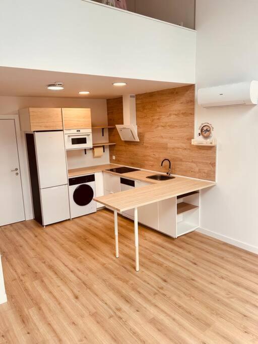 Appartement Loft 007 Con Jardin, Piscina, Garaje Y Netflix *