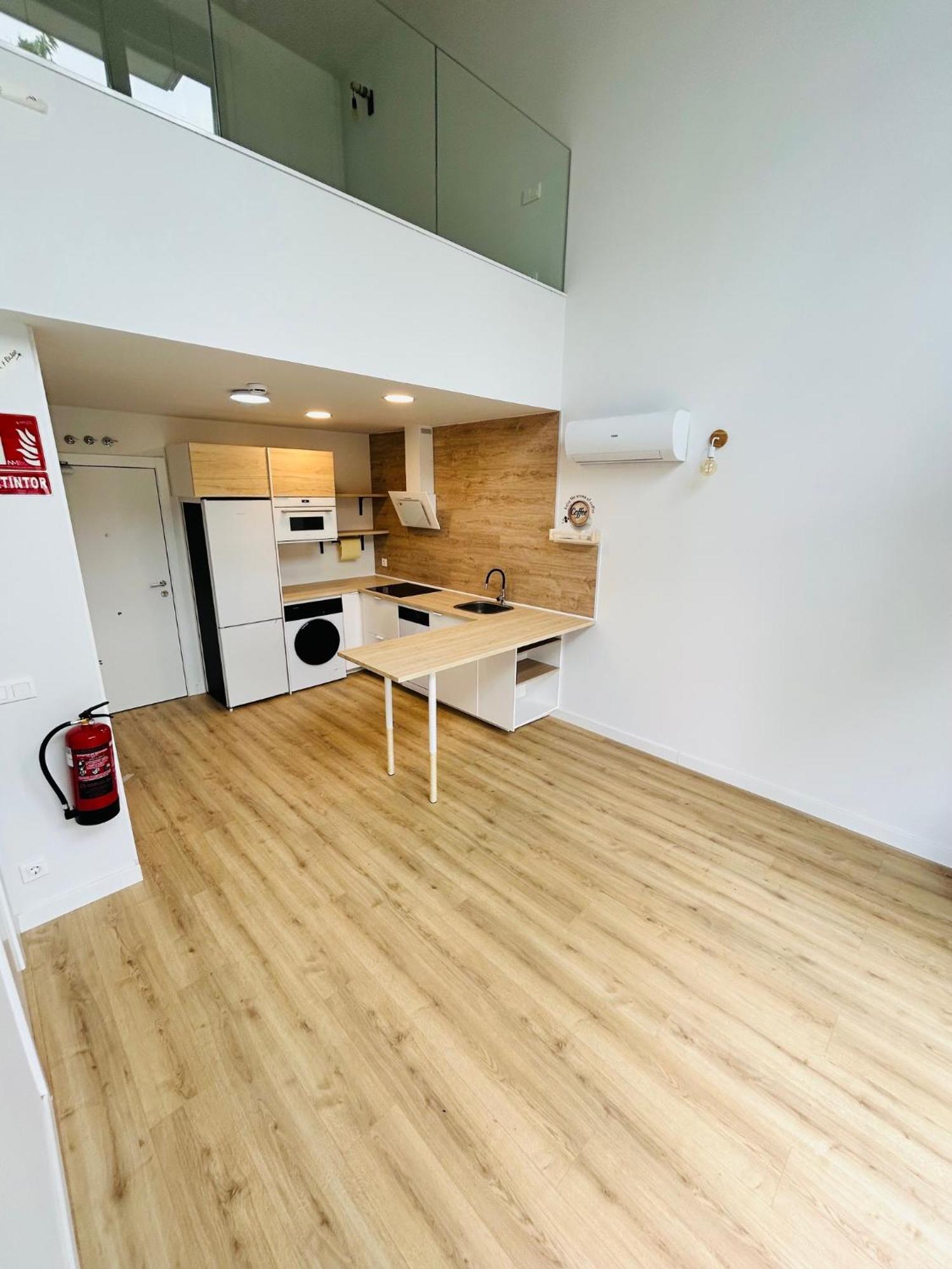 Loft 007 Con Jardin, Piscina, Garaje Y Netflix * San Sebastián de los Reyes